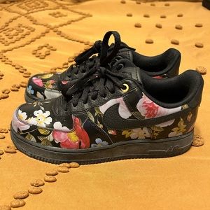 NIKE Air Force 1 ‘07 LXX